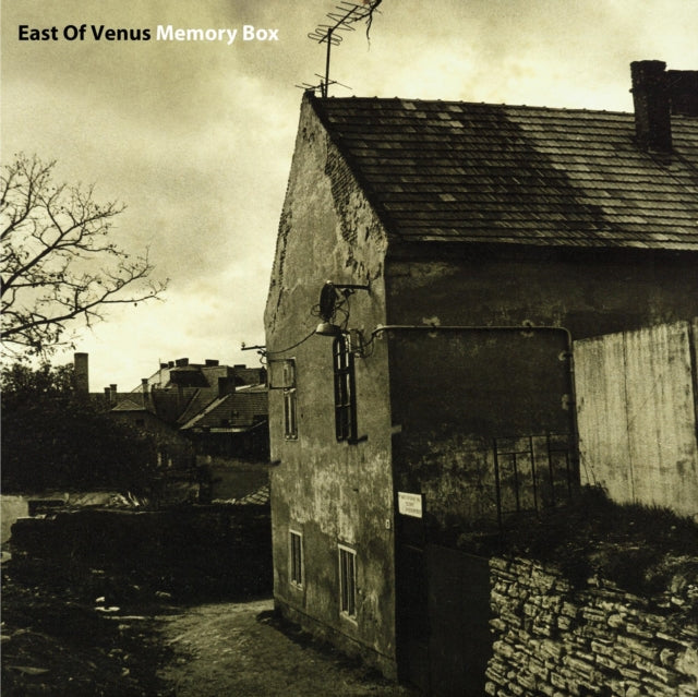 East Of Venus - Memory Box (Clear Vinyl/DL Card) (Vinyl) (US Import)