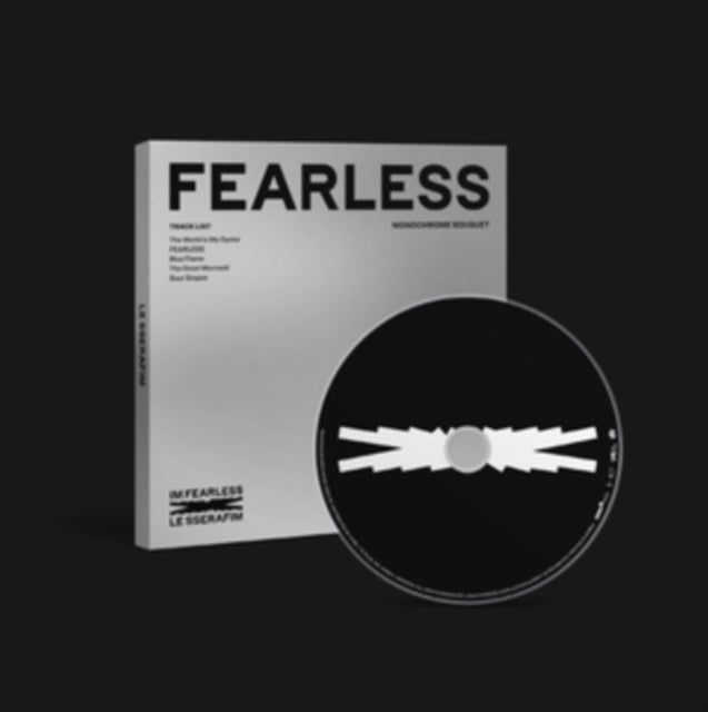 Le Sserafim - Fearless (Monochrome Bouquet Ver.) (CD)